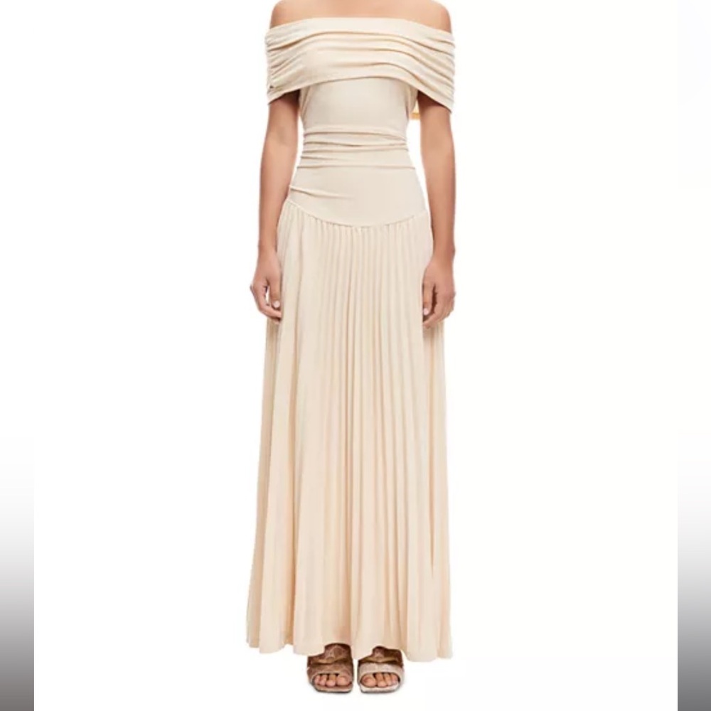Lioness field of dreams Off-Shoulder Pleated Maxi Dress